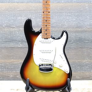 ERNIE BALL MUSIC MAN BFR CUTLASS CLASSIC '58 NITROCELLULOSE '58 BURST GUITARE ÉLECTRIQUE AVEC ÉTUI RIGIDE