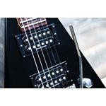 JACKSON KV3 KING V BLACK WITH ORIGINAL FLOYD ROSE BRIDGE ELECTRIC GUITAR AVEC ÉTUI SOUPLE