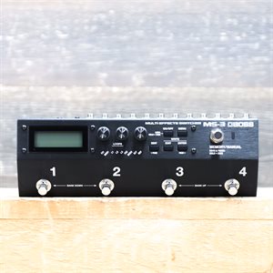BOSS MS-3 MULTI-EFFECTS SWITCHER AVEC ADAPTATEUR