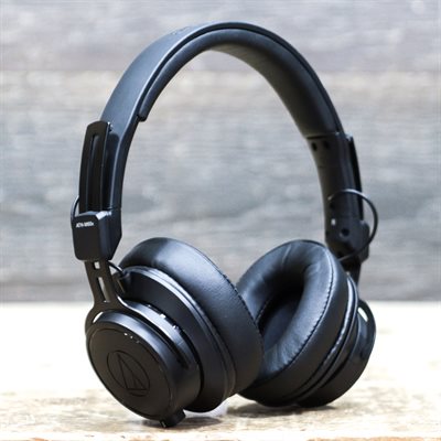 AUDIO-TECHNICA ATH-M60XA CLOSED-BACK PROFESSIONAL MONITORING HEADPHONES W/BOX