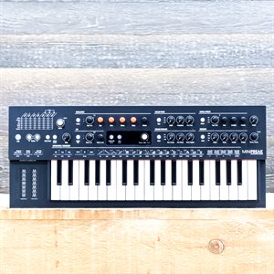 ARTURIA MINIFREAK 25-NOTES 6-VOIX SYNTHÉTISEUR ALGORITHMIQUE SPONTANÉ POLYPHONIQUE